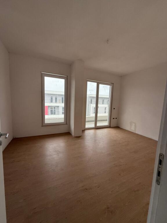 Apartament 2+1+2, per Shitje univers city