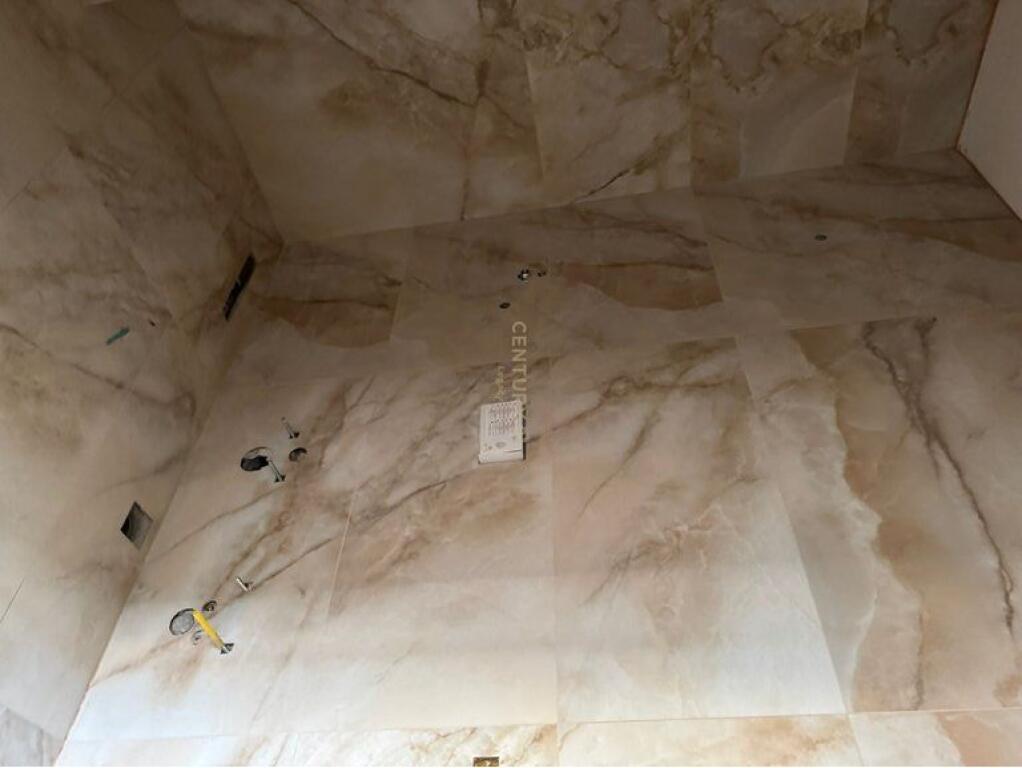 Shitet apartament 2+1 rruga Jordan Misja