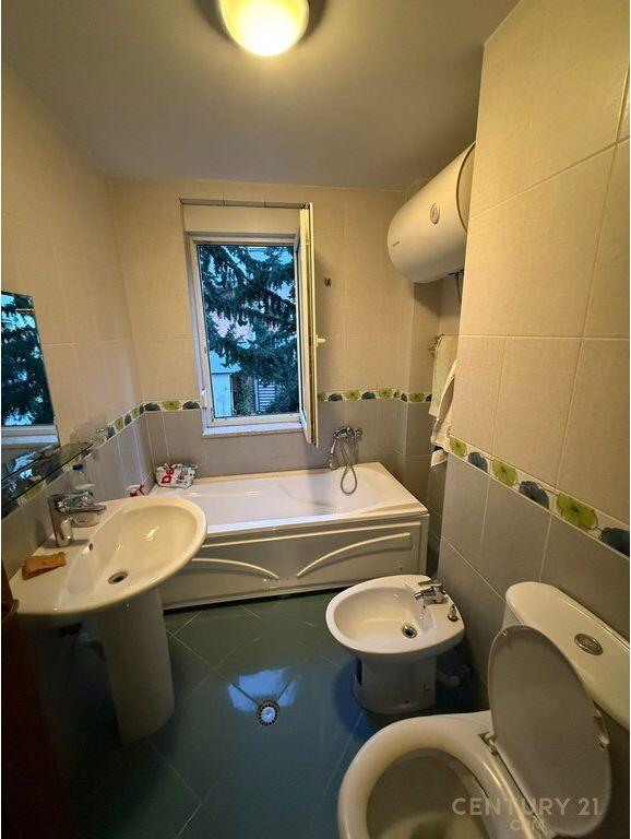 Apartament 2+1+2 Me Qira te Liqeni i Thatë, Colombo 2   700 € /Muaj