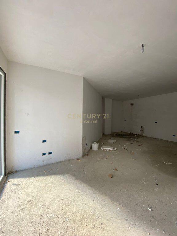 Apartament 2+1 Për Shitje tek Liqeni i Thatë