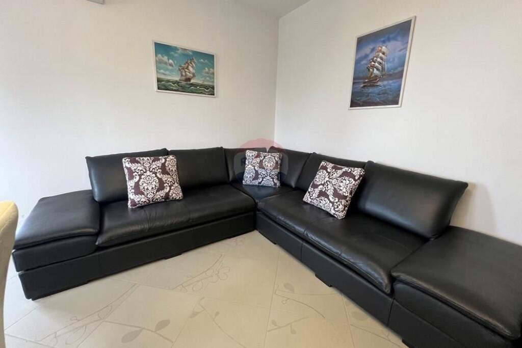 2+1 Apartment for Rent with Front Sea View &amp; Garage – Lungomare, Vlora (Oslo Area)