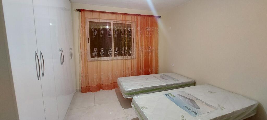 Apartament 1+1 për qera Medreseja