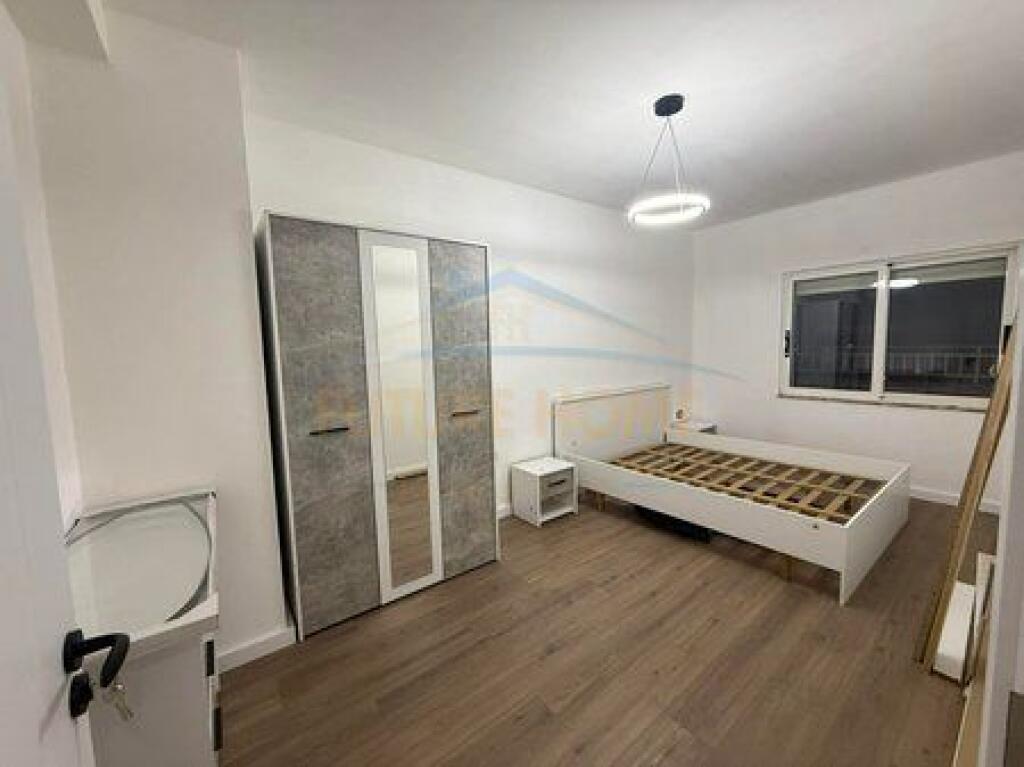 Shitet , Apartament 1+1, Komuna Parisit, Tirane