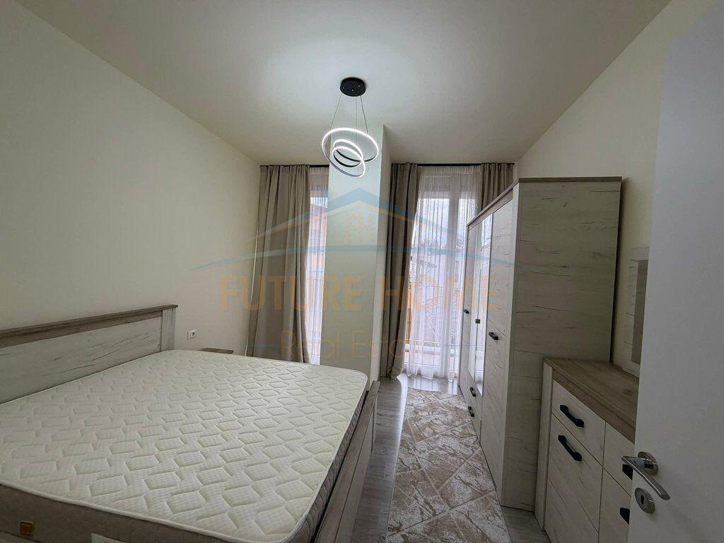 SHITET APARTAMENT 1+1+POST PARKIMI TEK RRUGA RIZA CEROVA
