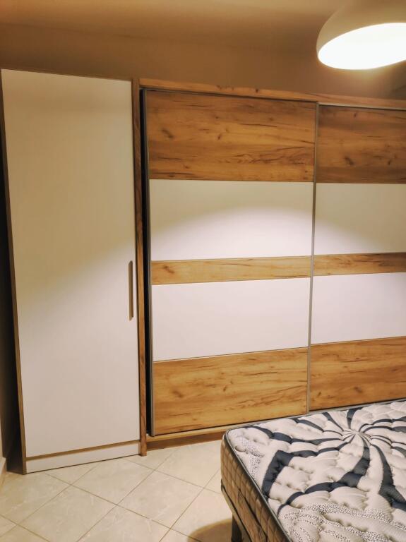 Jepet apartment me qera