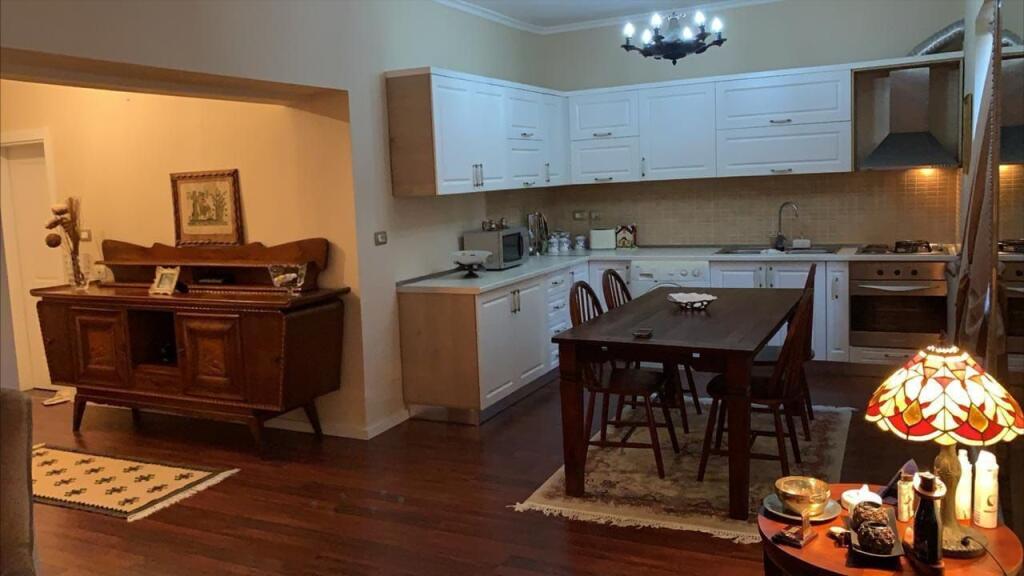 SHITEt APARTAMENT 2+1 &amp;  Garsionere prane Amabasades Amerikane