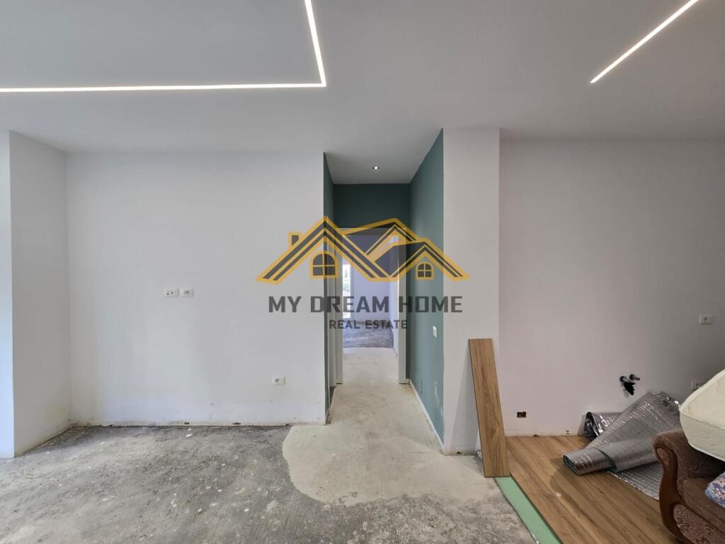 Apartament 2+1+2 Për Shitje në Golem!