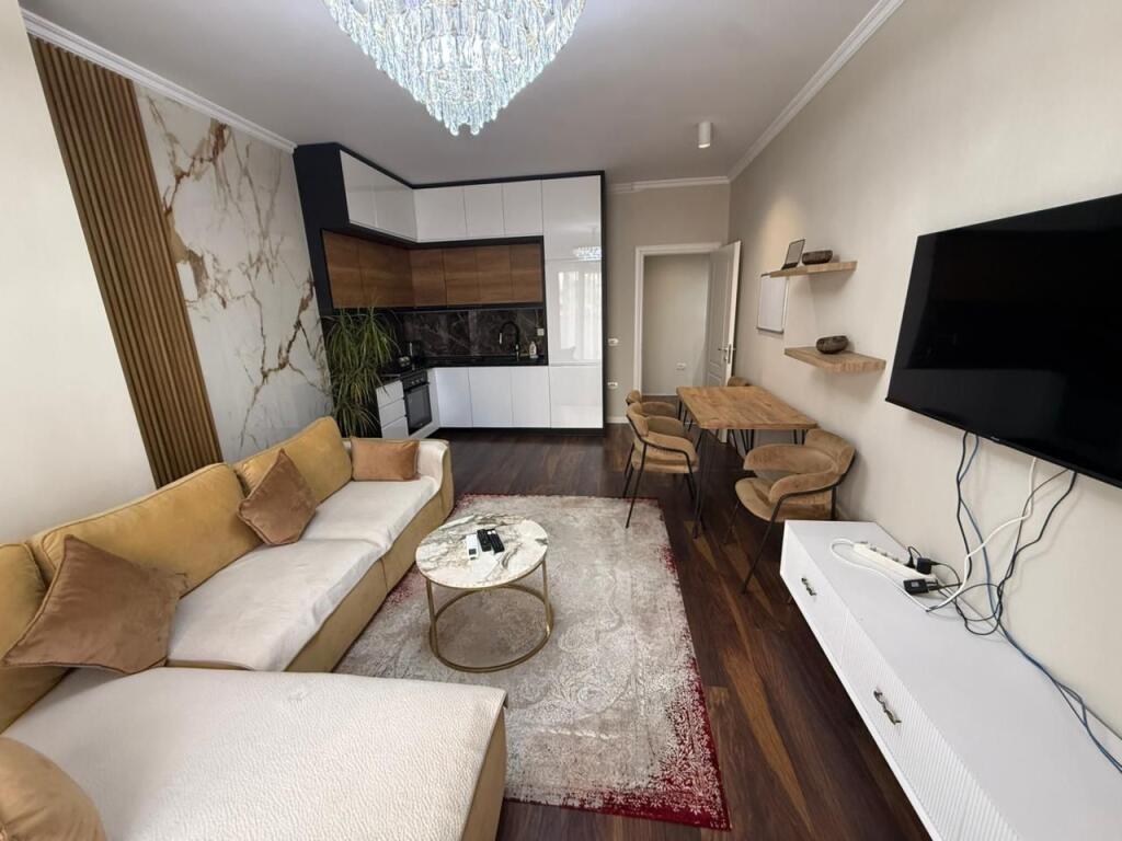 APARTAMENT ME QIRA, AFËR PLAZHIT, HOTEL VIVAS