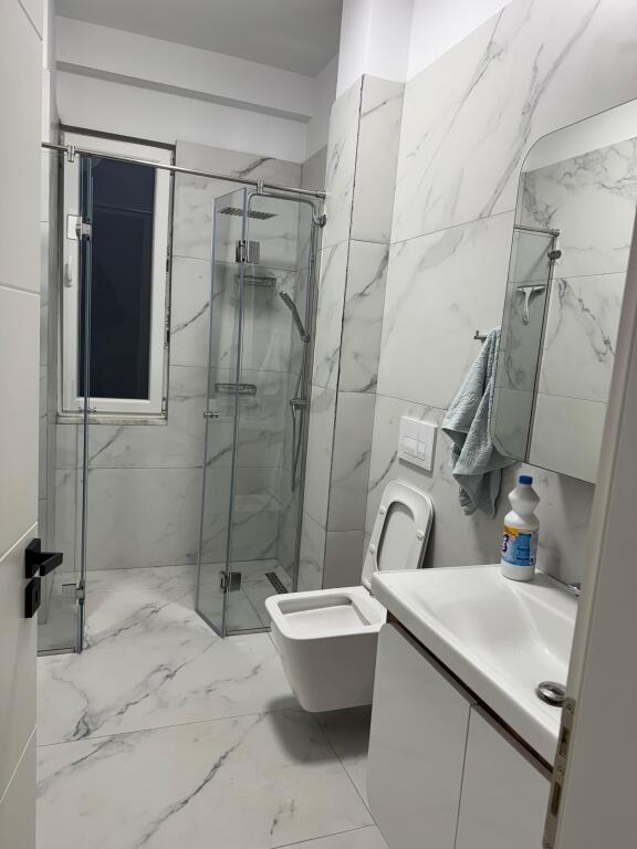 Apartament 2+1+2+parkim per shitje