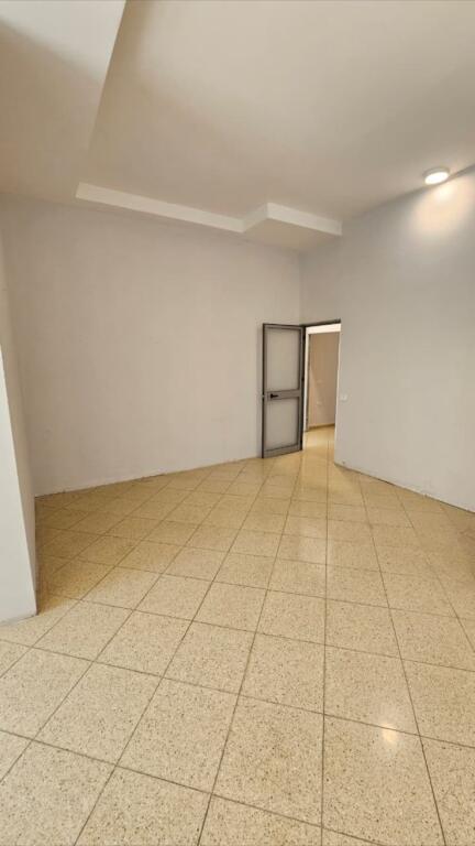 Vendesi Commerciale di Lusso in Vendita – 136 m², Grande Anello (Shkëlqim Fusha)