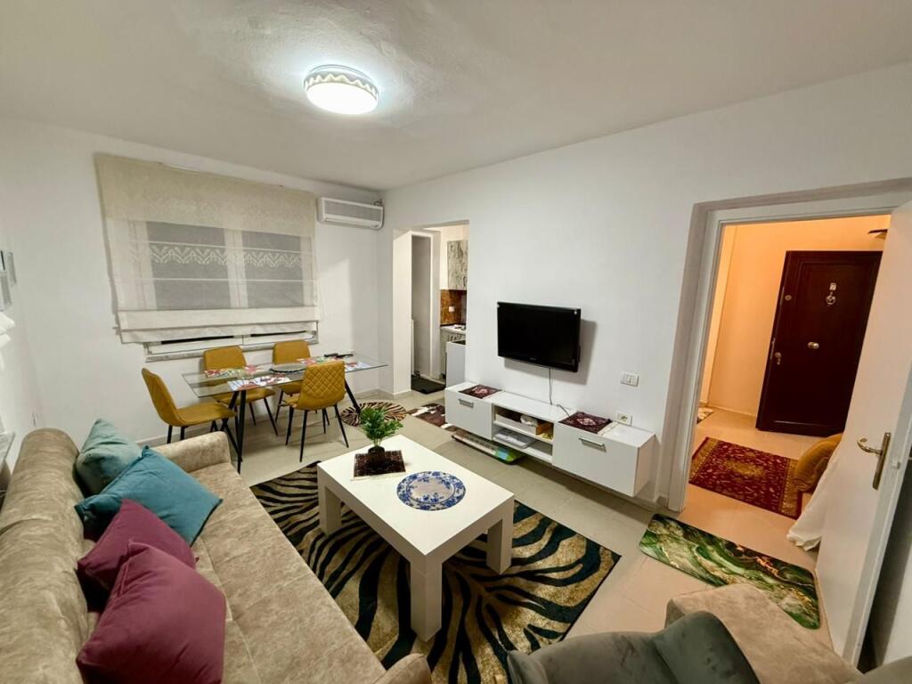 📣 AFFITTO Appartamento 1+1 📍 Vicino a 21-Dhjetorit 🛣️ Via "Kavajes"✅Mai Abitato Prima  ✨ 💶 Prezzo 55.000 Leke/Mese