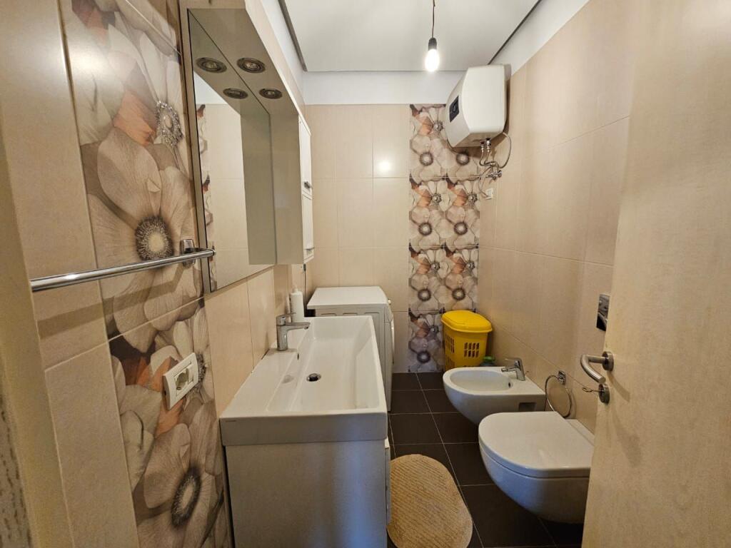 Apartament 2+1 per qera tek Rruga e Kavajes!