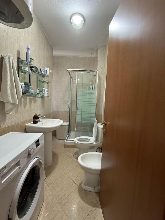 Apartament 2+1 me qera, Qender, 700€/muaj