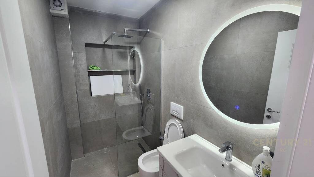 APARTAMENT 1+1 PER QIRA PAS GLOBE!
