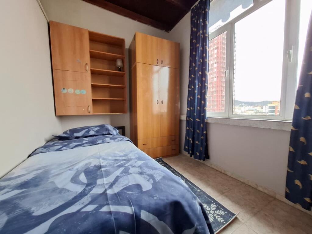 In Affitto – Appartamento 2+1 con Cucina Separata 📍 Rruga e Kavajës – Dietro il Garden Building