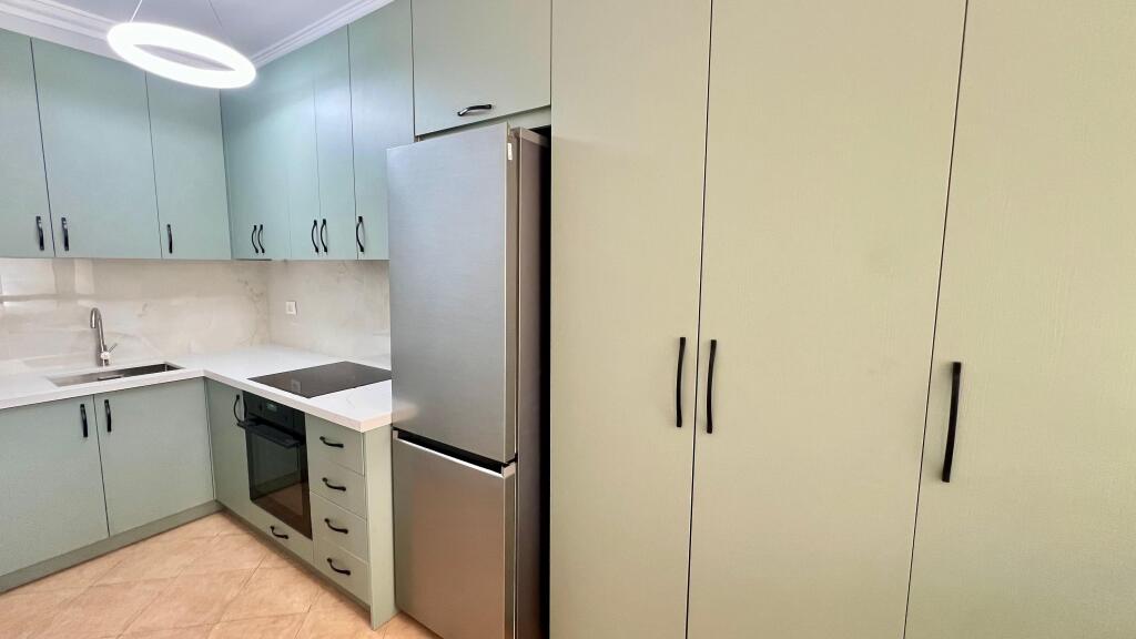 Me Qera : 2+1+ Kuzhine Vec📍Rruga e Kavajes ( 7 Min Larg Qendres🏃🏻‍♂️) - 75,000 Lek - S.95m² - 100% e Re E Pabanuar ✨