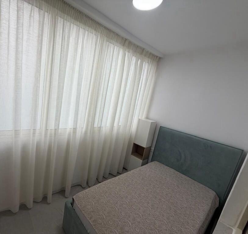 APARTAMENT ME QERA 2+1 STACIONI TRENIT 650 EURO