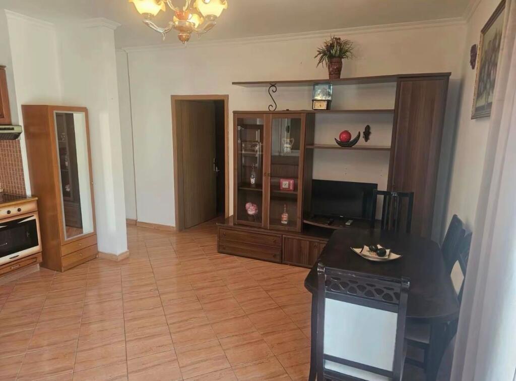 Shitet apartament 1+1golem