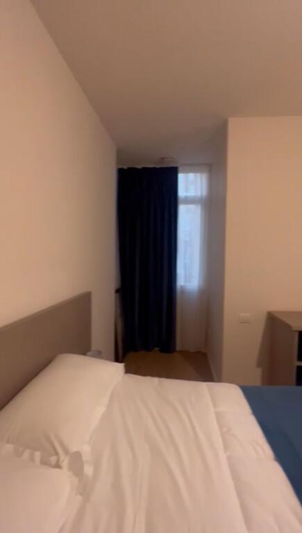 Shitet apartament 2+1+2 tualete te Rruga Fortuzi !!