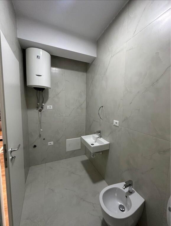 APARTAMENT 1+1 NE SHITJE NE FRESK