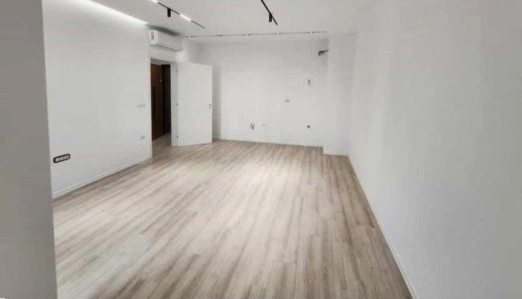 Ufficio in Affitto 2+1 a Zog Te Zi (ID BZ2798) Tirana