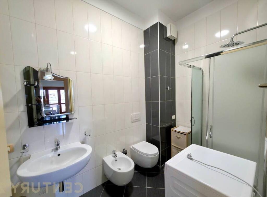 APARTAMENT PREMIUM 3+1 PER SHITJE PRANE LIQENIT 550,000 €