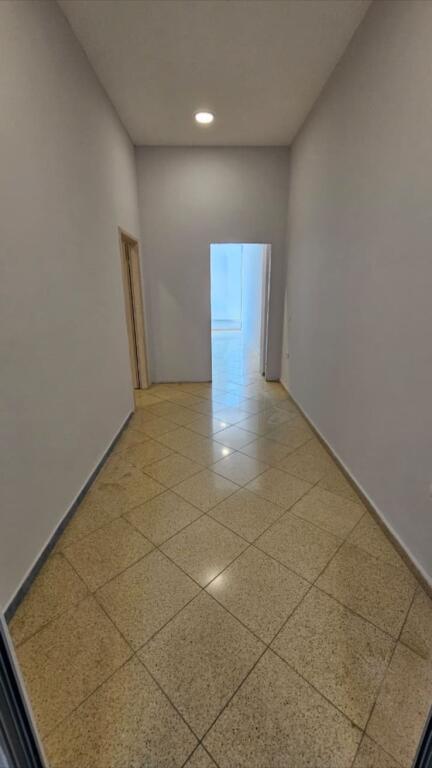 Vendesi Commerciale di Lusso in Vendita – 136 m², Grande Anello (Shkëlqim Fusha)