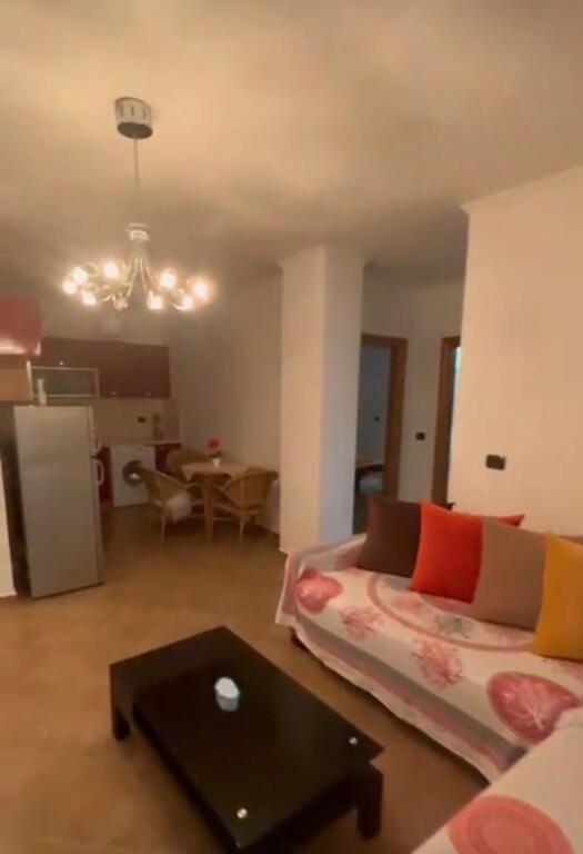 Shitet2+1 ne golem + Garazhd ne perdorim