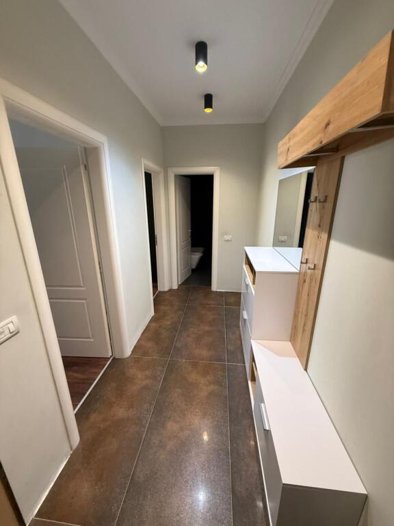 APARTAMENT ME QIRA, AFËR PLAZHIT, HOTEL VIVAS