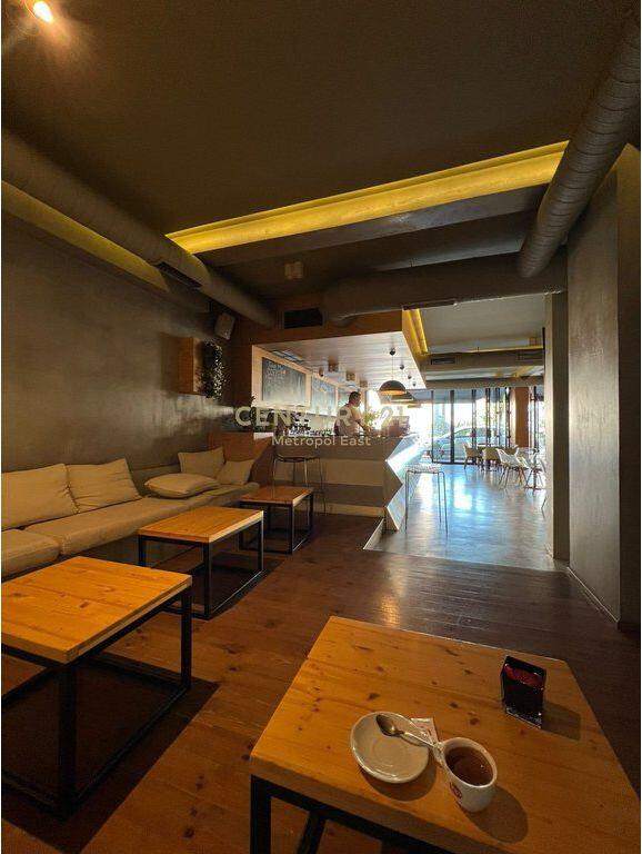 Shitet Ambient Komercial/Lokal tek Kodra e Diellit 380,000 € Sip. Totale  162m2