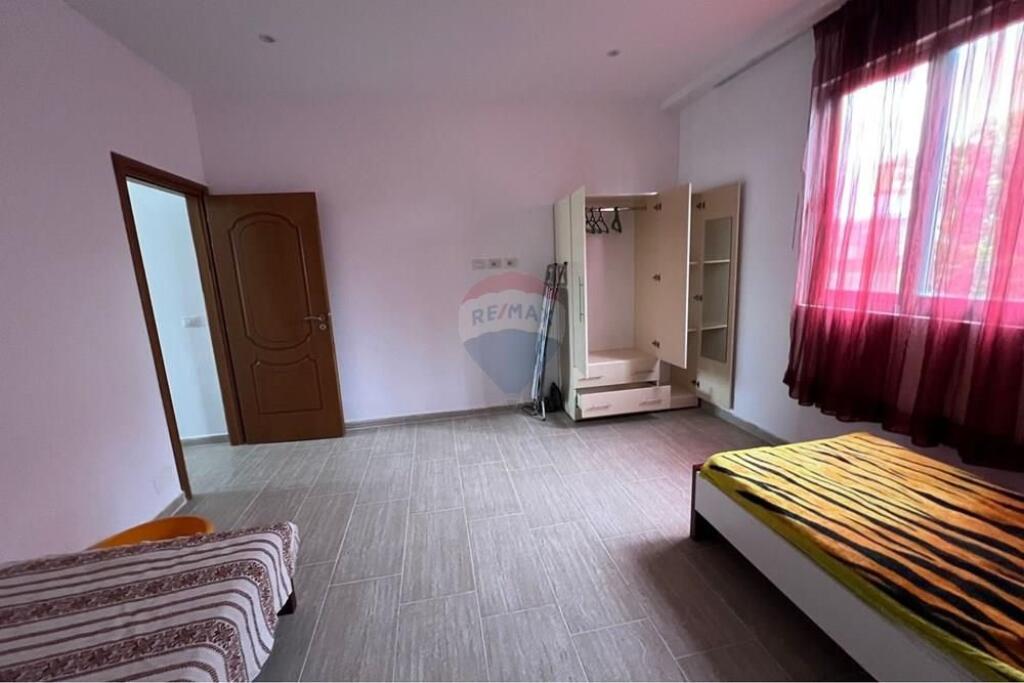 Shtëpi private - Për Qira - Vlorë