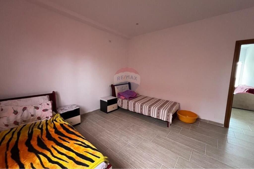 Shtëpi private - Për Qira - Vlorë