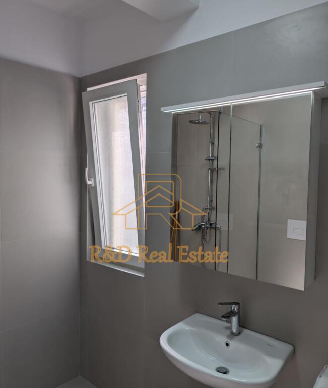 🏡 Jepet me qera apartament 2+1 + parkim – River Residence, Astir