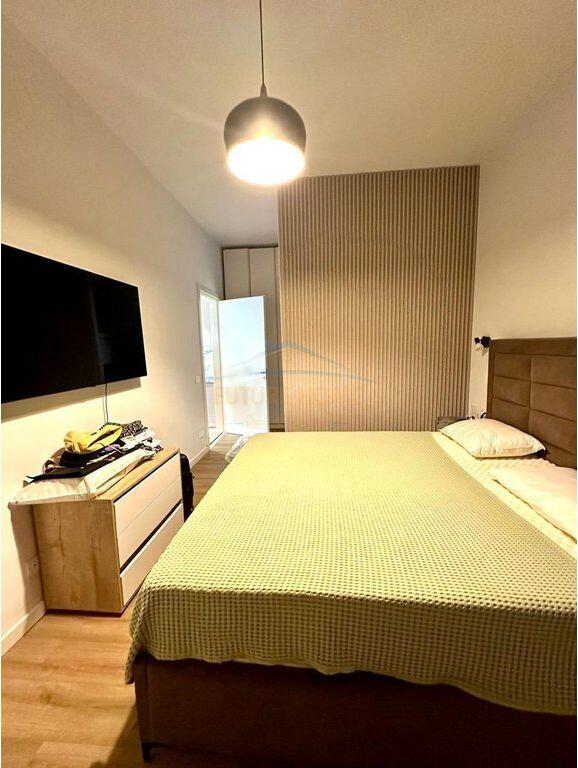 Shitet apartament 2+1 +2 poste parkimi Green Coast 1