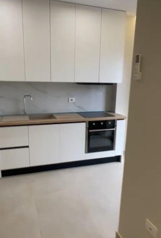 Rruga 5 Maj - Jepet me Qira Garsoniere!