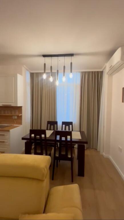 Shitet apartament 2+1+2 tualete te Rruga Fortuzi !!