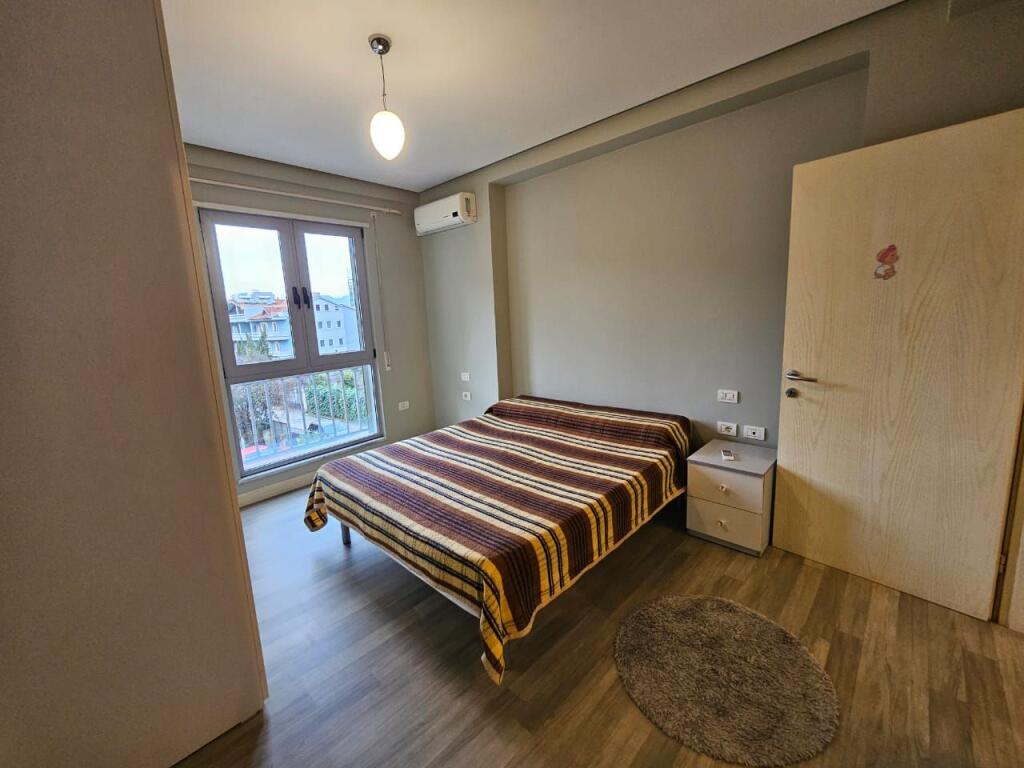 Apartament 2+1 per qera tek Rruga e Kavajes!