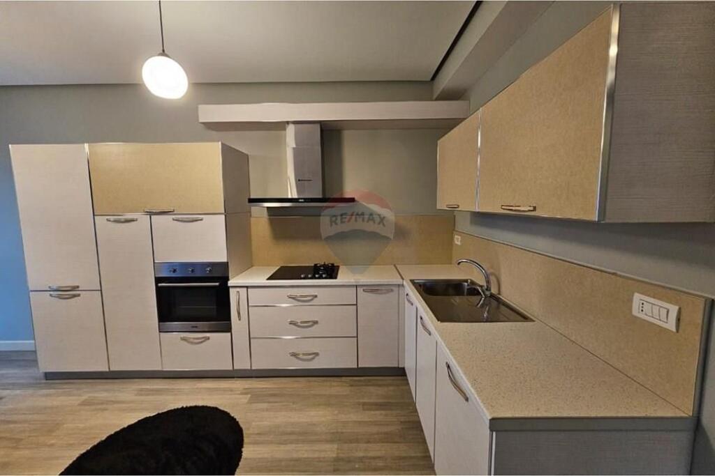 Apartament 2+1 me qira prane Globe.