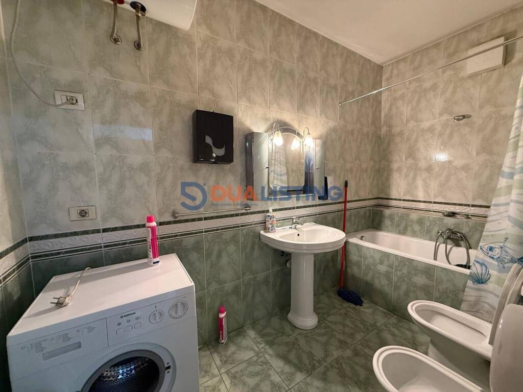 Ofrojme zyre me qira ne zonen e Bllokut!