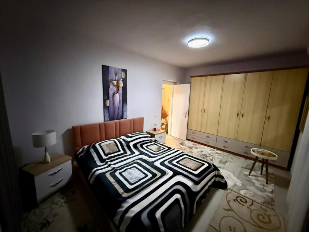 📣 AFFITTO Appartamento 1+1 📍 Vicino a 21-Dhjetorit 🛣️ Via "Kavajes"✅Mai Abitato Prima  ✨ 💶 Prezzo 55.000 Leke/Mese