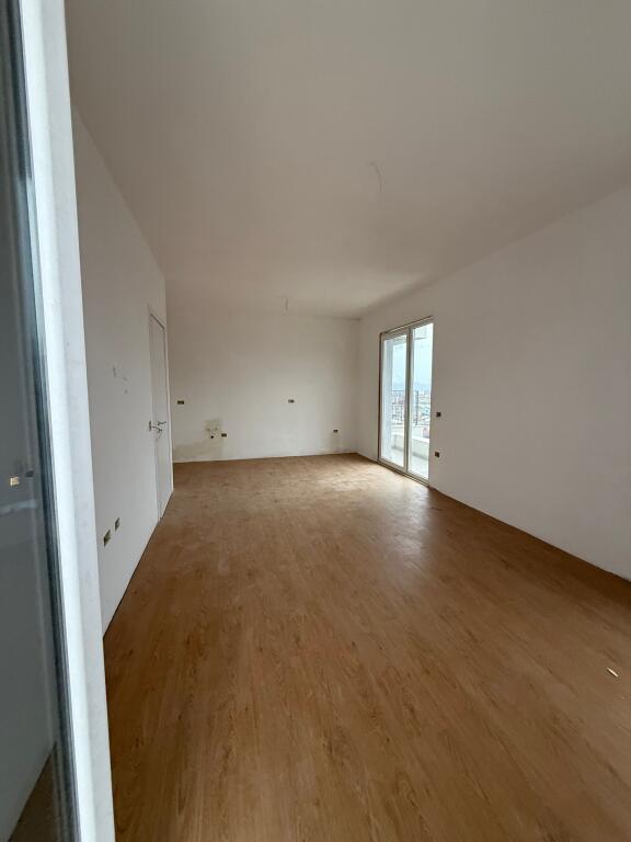 Apartament 2+1+2, per Shitje univers city