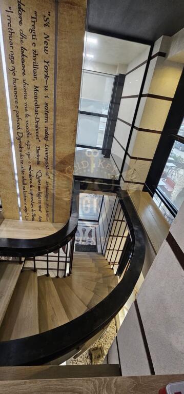 🏢 FOR RENT – OFFICE 127 m² AT THE ENTRANCE OF VOLLGES