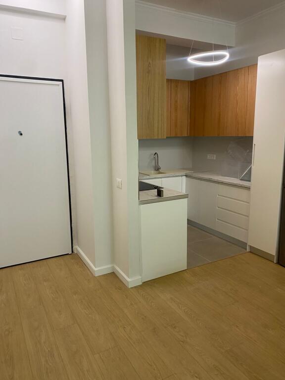 2+1,arredato,via peti vicino al complesso greco, 800 euro