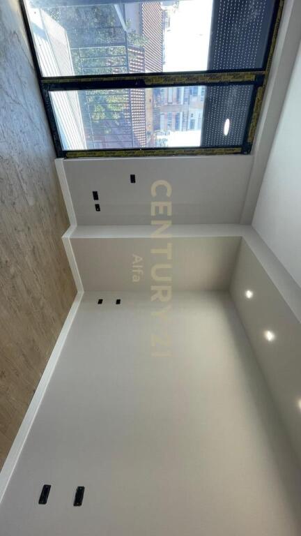 Jepet me qira apartament 2+1+2 ballkone tek Shkolla e Kuqe