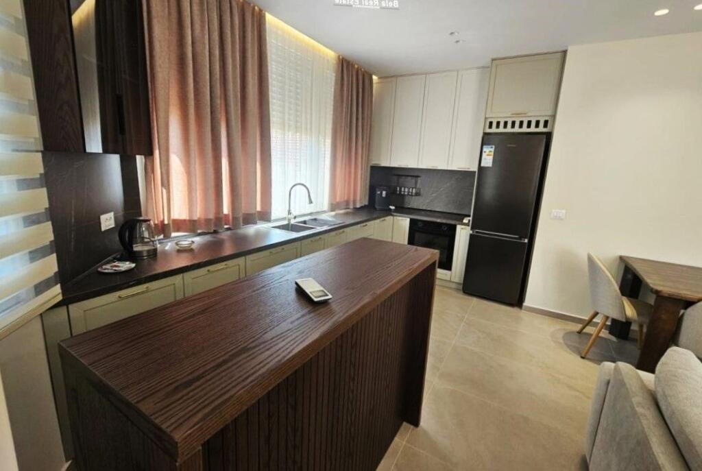 Apartament Me Qera 2+1 Tek Rruga e Kavajes (ID B2201706) Tirane