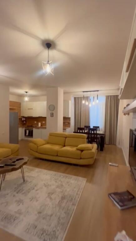 Shitet apartament 2+1+2 tualete te Rruga Fortuzi !!