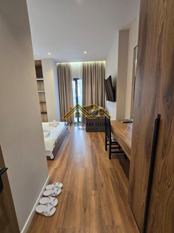 Shitet Ne Qender te Durresit – E Ndarë ne 4 Studio te Pavarura