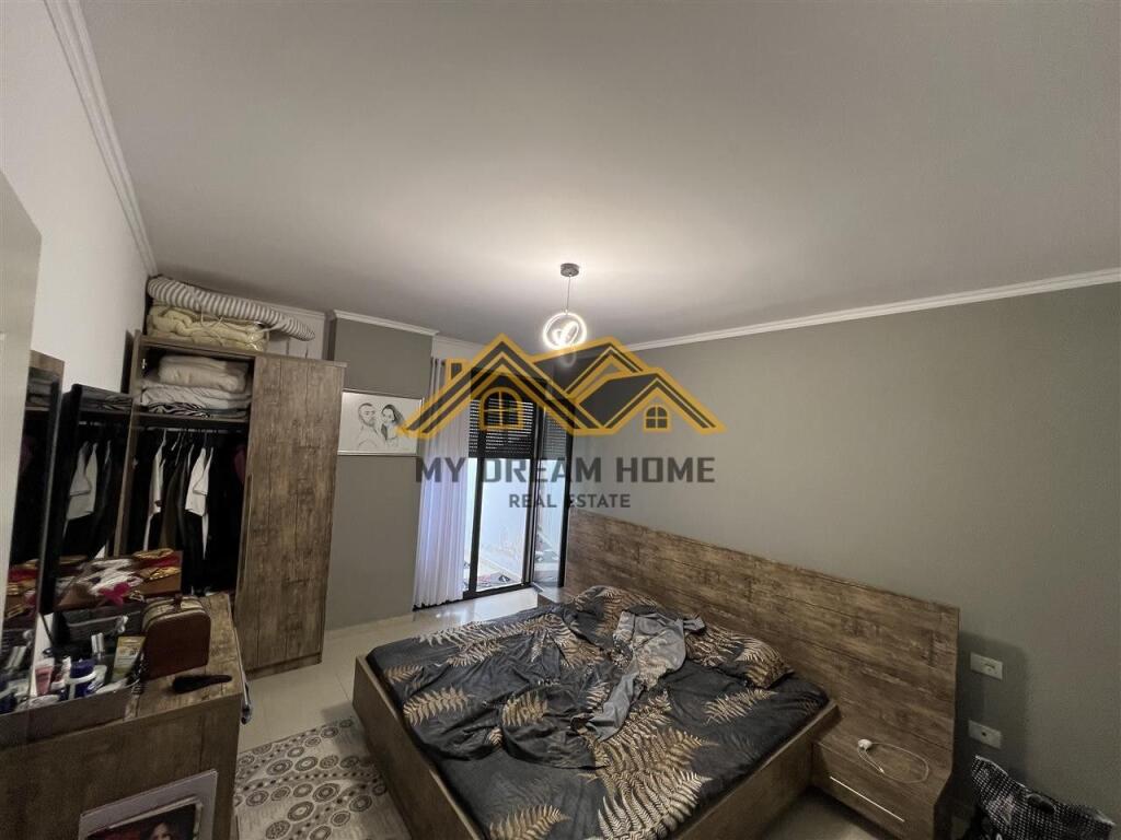 SHITET APARTAMENTI 2+1 NE HYRJE TE DURRESIT!!