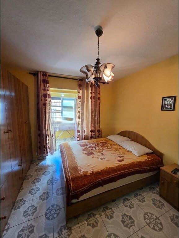 JEPET ME QIRA APARTAMENT 2+1 Xhamllik  450 € /Muaj