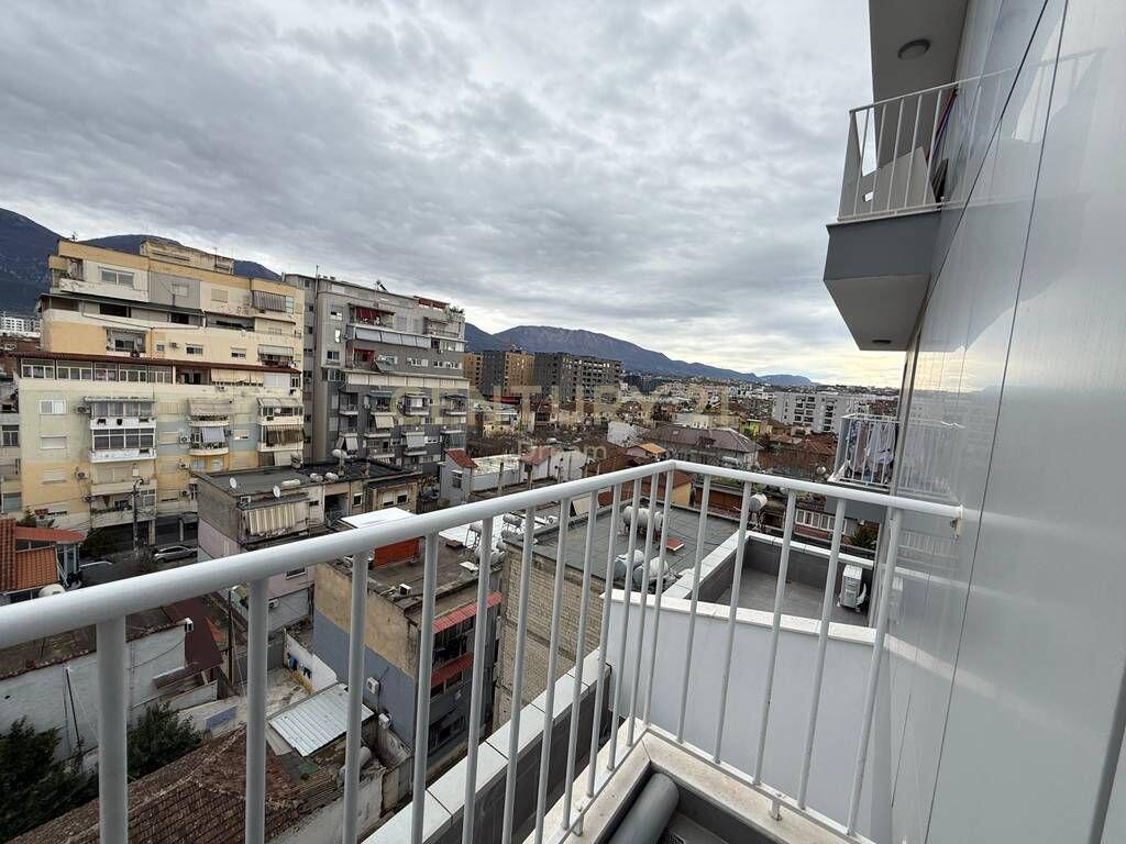 Vendesi in vendita 2+1 a Xhamllik